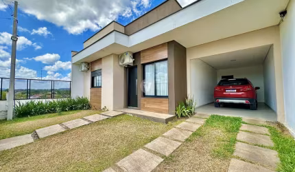 Casa com 3 dormitórios, piscina no Loteamento Alberto Schons!