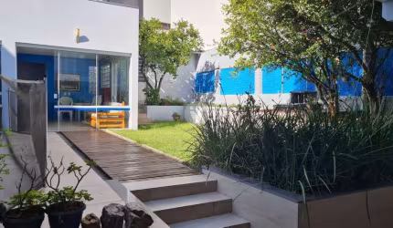 Casa Residencial + Casa Comercial