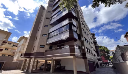 Amplo apartamento de 4 dormitórios com suíte, sacada e 2 vagas no bairro Nossa S