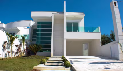 Linda casa de condomínio em Boracéia SP