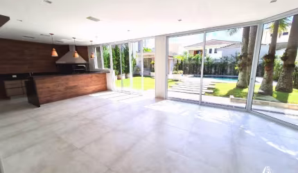 Vendo Luxuosa Casa no Alphaville com 4 Suítes e Closet