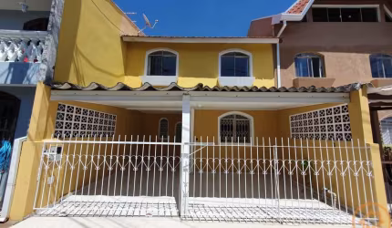 Sobrado com 3 quartos  para alugar, 90.00 m2 por R$2400.00  - Boqueirao - Curitiba/PR