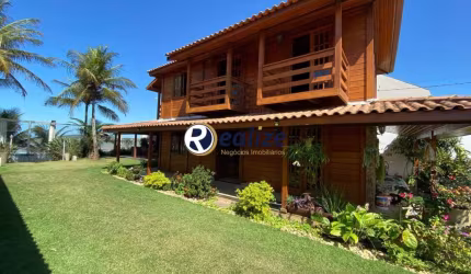 Casa Duplex composto por  4 quartos à venda em Santa Mônica, Guarapari-ES - Realize Negócios Imobiliários.