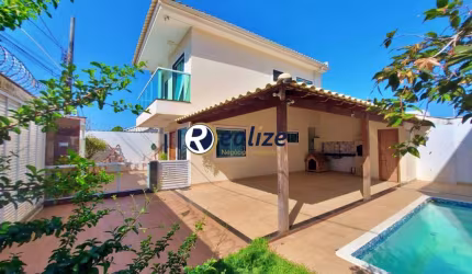 Casa Duplex composta por 3 quartos com Área de Lazer Completa á venda no Itapebussu,  Guarapari-ES - Realize Negócios Imobiliários.