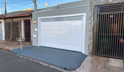 Casa à Venda – R$ 270.000,00. Localização: Bairro Campos Elíseos, Ribeirão Preto - SP