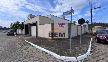 Casa com 2 dormitórios à venda, 225 m² por R$ 900.000 - Ressacada - Itajaí/SC