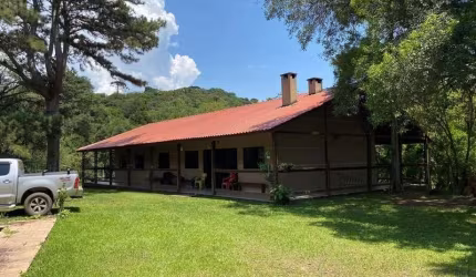 Belíssima Chácara à Venda em Três Córregos – Campo Largo/PR