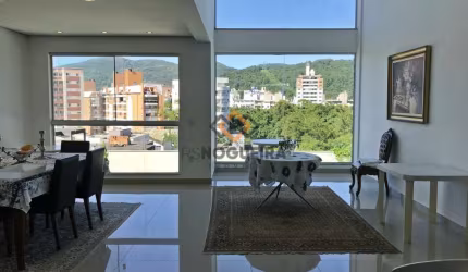 Casa Alto Padrão em Córrego Grande, Florianópolis/SC