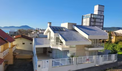 Casa Sobrado à 30m da Praia