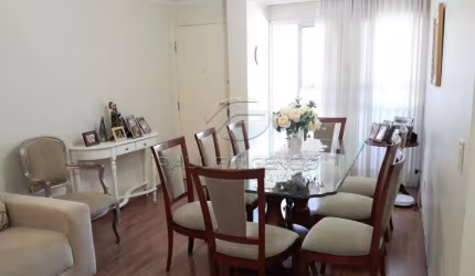 Apartamento à venda com três quartos e suíte na Av. Higienópolis