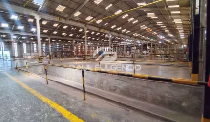 Galpão Industrial para Locação em Londrina com 12 docas.