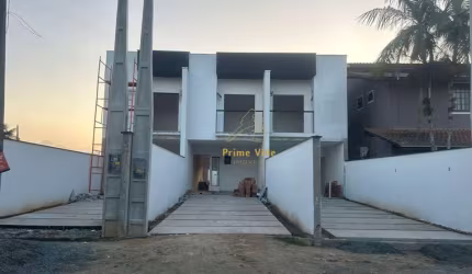 Geminado com três quartos sendo uma suíte no Vila Nova