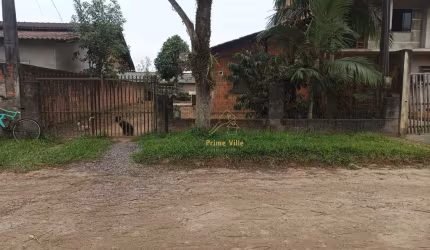 Terreno amplo de 240m² no bairro Paranaguamirim