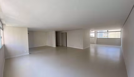 Apartamento recém reformado! Impecável!