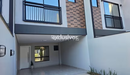 Sobrado Geminado a venda bairro Saguaçu por R$715.000,00