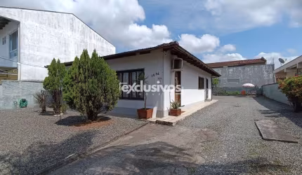 Casa comercial a venda no Bucarein com por R$1.000.000,00