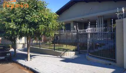 Casa com 3 dormitórios, 275 m² - venda por R$ 750.000,00 ou aluguel por R$ 4.400,00/mês - Primavera - Barretos/SP