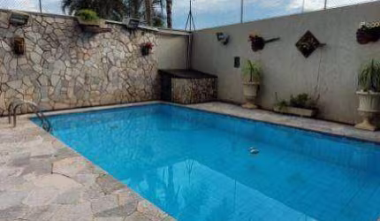 Casa com 4 dormitórios à venda, 348 m² por R$ 1.200.000,00 - Centro - Barretos/SP