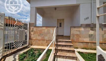Casa com 3 dormitórios para alugar, 154 m² por R$ 2.470,00/mês - Centro - Barretos/SP