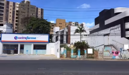 Imóvel Comercial  no Rio Vermelho com 207 m2 área construída Terreno com 1.014,00m2