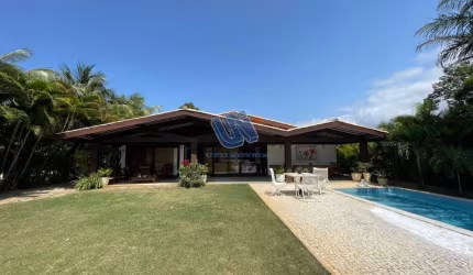 Casa em Condomínio 4 suítes com 390m2 em Interlagos-Camaçari