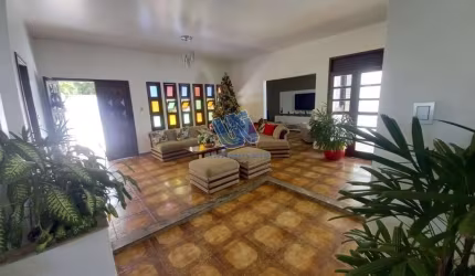 Casa 280m2 de área construída no Itaigara