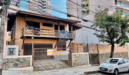 Casa 2 pavimentos 5 quartos sendo 3 Suítes 370m2 na Pituba