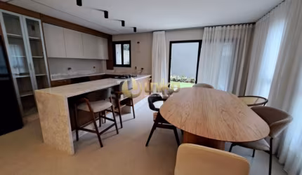 Linda Casa em Condomínio Fechado com Tecnologia e Conforto!