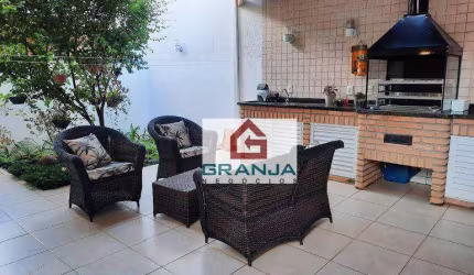 Casa com 3 dormitórios à venda, 149 m² por R$ 980.000,00 - Granja Viana - Cotia/SP