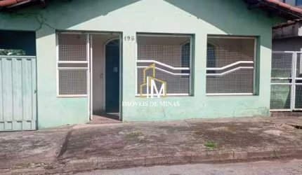 Casa á venda com 03 quartos, terreno de 700m² em Igarapé MG!