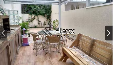 Sobrado com 3 dormitórios à venda, 126 m² por R$ 880.000,00 - Capão Raso - Curitiba/PR