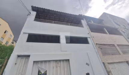 Aluguel de Casa Residencial de Alto Padrão em Belo Horizonte-MG, Bairro Ouro Preto: 3 quartos, 2 salas, 2 banheiros, 2 vagas, 292,30m².