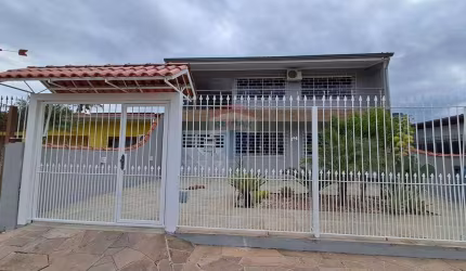 'Encantador Sobrado de 3 dormitórios  em Alvorada, RS'