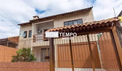 Casa com 245 m2, 3 dorm/quartos em Cachoeirinha