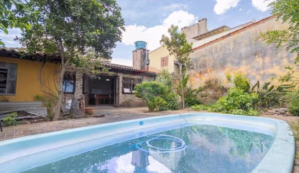 Casa térrea 3 quartos, piscina , churrasqueira, em Cachoeirinha bairro Ponta Porã