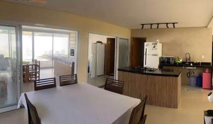 Casa para Alugar ou Vender Condomínio Ecopark Bourbon com 3 suítes e 218 metros.