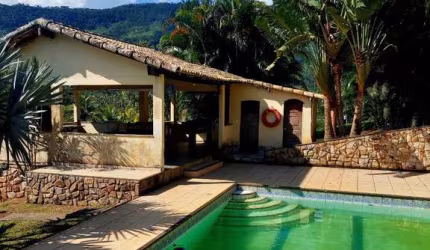 Chácara / sítio com 3 quartos à venda no Rio Mole (Bacaxá), Saquarema  por R$ 850.000