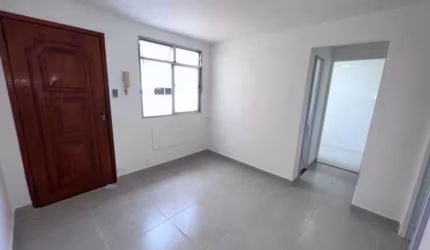 Apartamento com 2 quartos à venda na Rua Carlos Palut, Taquara, Rio de Janeiro, 40 m2 por R$ 202.000