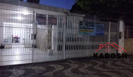 Casa com 3 quartos à venda no Centro, Feira de Santana  por R$ 400.000