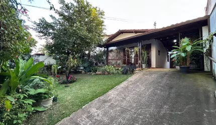 Casa com 4 quartos à venda na Rua Dona Queridinha, 41, Itapoã, Belo Horizonte por R$ 1.100.000