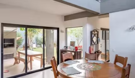 Amplo Casa 4 Dort. Moderna, Clara, Arejada e Aconchegante