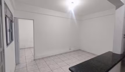 Aluga-se casa de 01 dormitório no bairro de Estuário em Santos