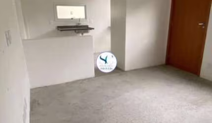 Apartamento novo no térreo à venda de 2 dormitórios com entrada dependente.