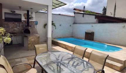 Casa com 3 quartos à venda, 225 m² por R$ 800.000 - Itaipu - Niterói/RJ