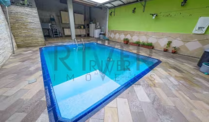 Sobrado próximo ao Shopping em Suzano/SP; 3 quartos (1 suíte com closet); 2 vagas; piscina