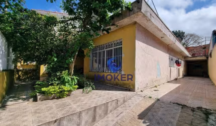 Casa térrea em Ferraz de Vasconcelos; 4 quartos (sendo 1 suíte); 4 vagas; amplo quintal