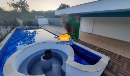 Casa à venda em Bertioga-SP, bairro Chácaras: 2 quartos, 1 suíte, 3 salas, 6 vagas, 252,62 m² de área. Venha conferir!