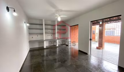 Casa com 3 quartos para alugar no Jardim Paraíso II, Botucatu  por R$ 4.900
