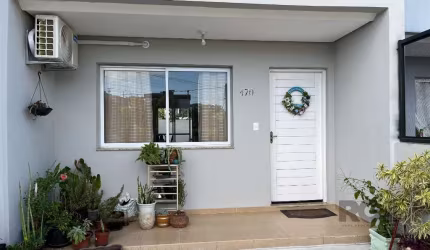Ótimo sobrado no Cond. Verdes Campos, NOVO, com 108m² construídos, de 2 pavimentos, de 3 dormitórios e 2 vagas. Possui no andar térreo: living amplo para 2 ambientes com piso porcelanato e rebaixe em 