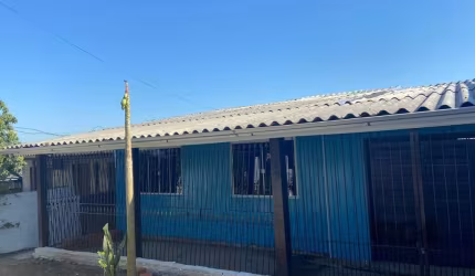 Ambiente familiar com ótima vizinhança, a 500 metros da parada de ônibus, próximo a escola, mercados e outros comércios . Com coleta lixo, correios, cabeamento de internet e iluminação pública em toda